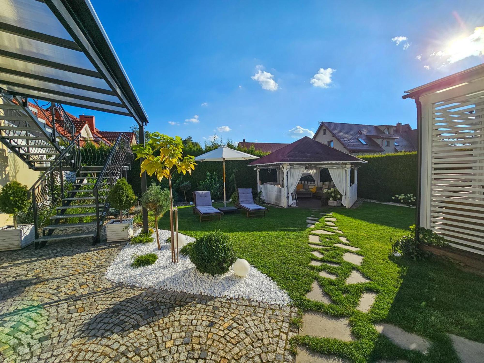 Apartamenty "La Villa" Z Klimatyzacja, Ogrodem, Parkingiem, Blisko Centrum Kudowa Zdroj Exterior photo